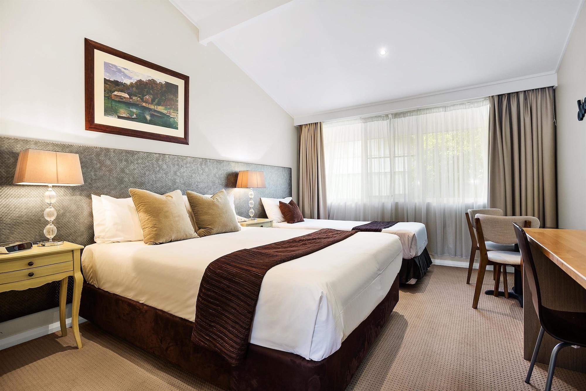 Best Western Sanctuary Inn Тамуорт Экстерьер фото